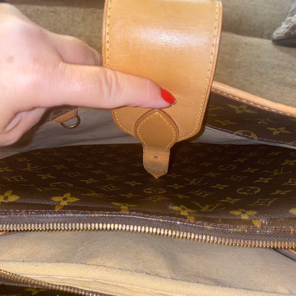 Louis Vuitton briefcase style bag in great condition - Picture 10 of 14